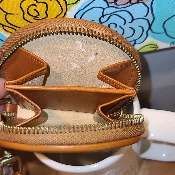 Vintage Dooney & Bourke Coin Wallet - Picture 6 of 8